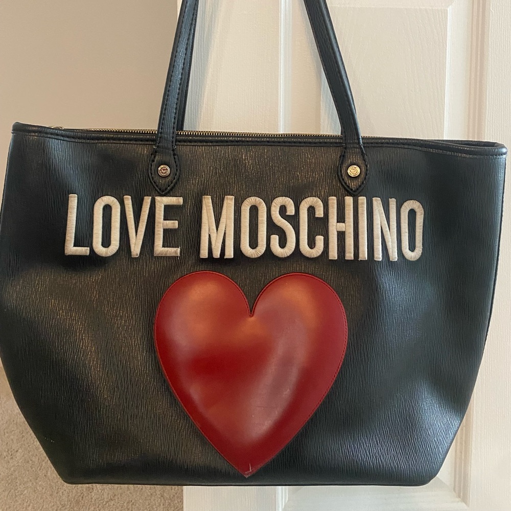 Authentic Moschino bag! Minor wear & tear.